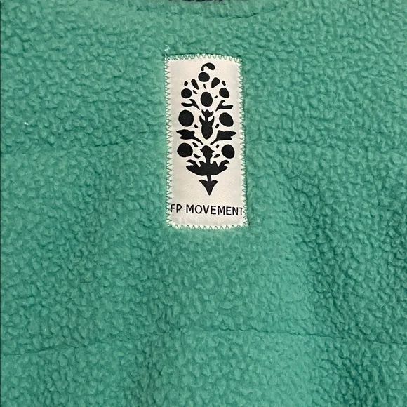Free People Movement Fleecy Scrunchy Pippa Jacket NWT- Large - Picture 7 of 10